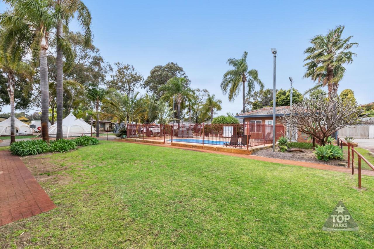 Central Caravan Park Перт Экстерьер фото